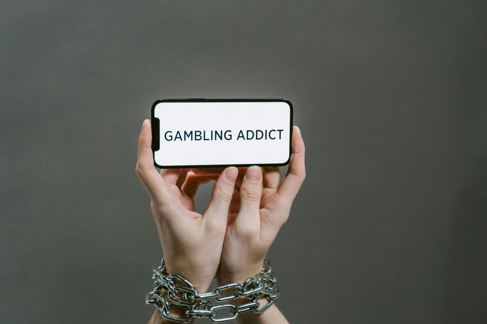 Read more about the article Why Internet Gambling Can Be More Dangerous Than Casinos